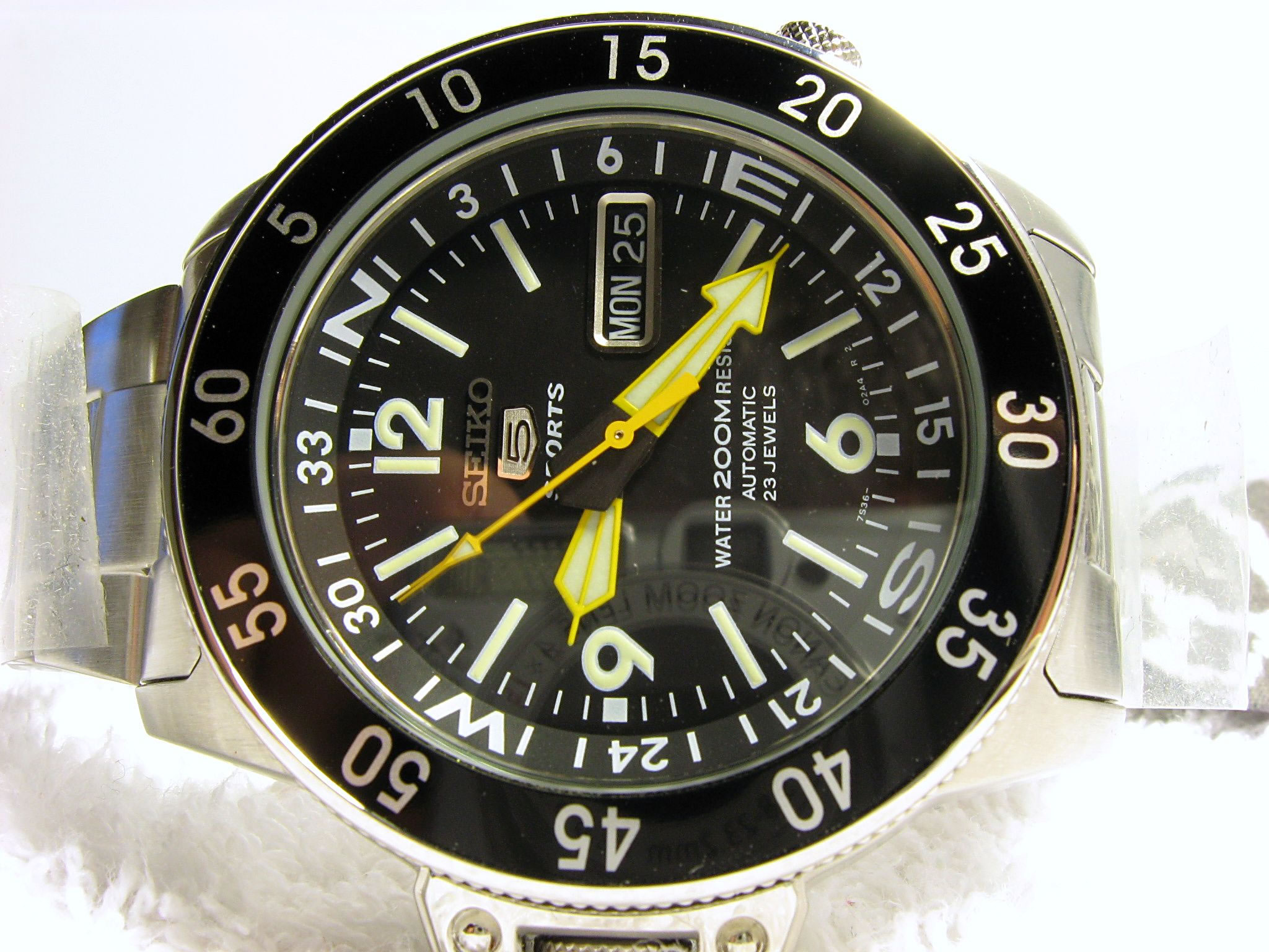 seiko 5 sports skz211k1